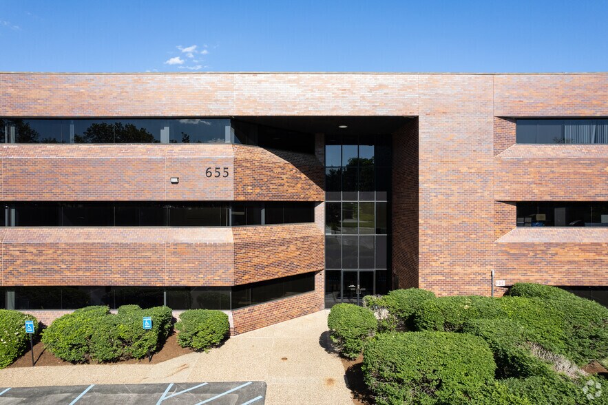 More Photos Of 655 Craig Rd, Creve Coeur Office For Lease
