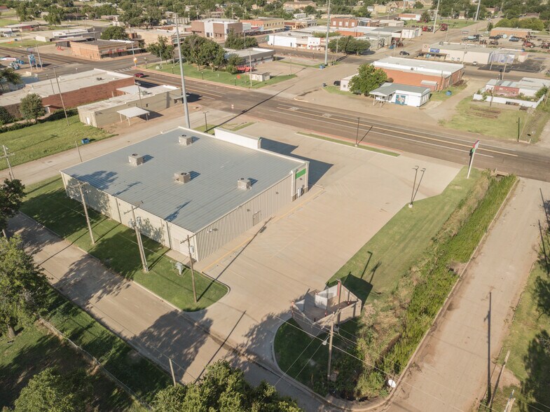 More Photos Of 302 N Birch Ave, Munday General Retail For Sale