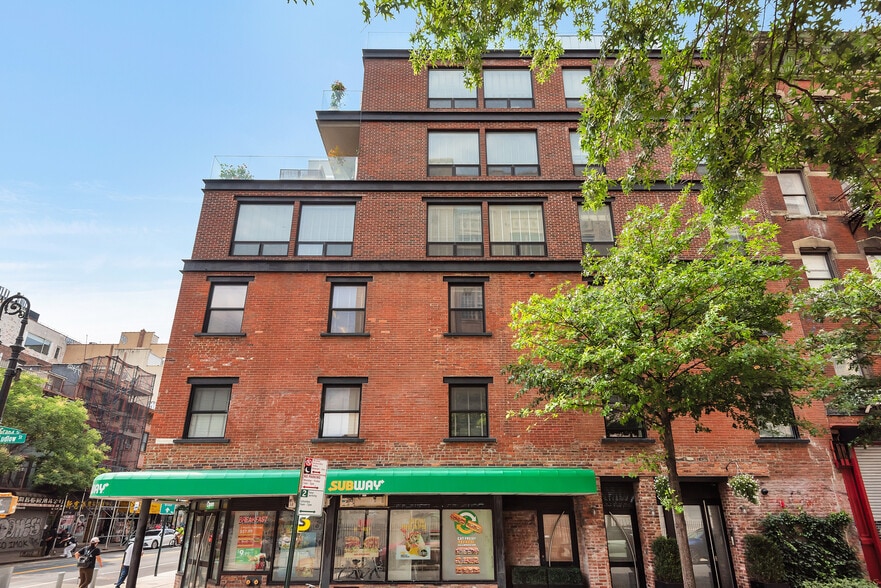 More Photos Of 334 Grand St, New York Apartments For Lease