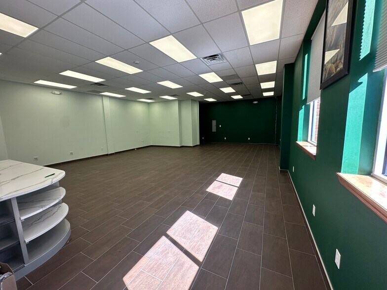 More Photos Of 2252 Paterson-Hamburg Tpke, Wayne Freestanding For Lease