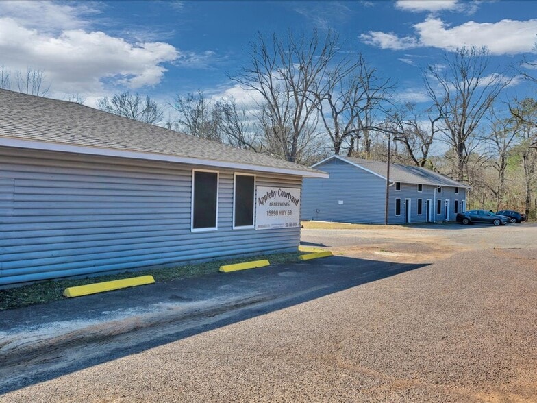 Primary Photo Of 15890 N US Highway 59, Garrison Apartments For Sale
