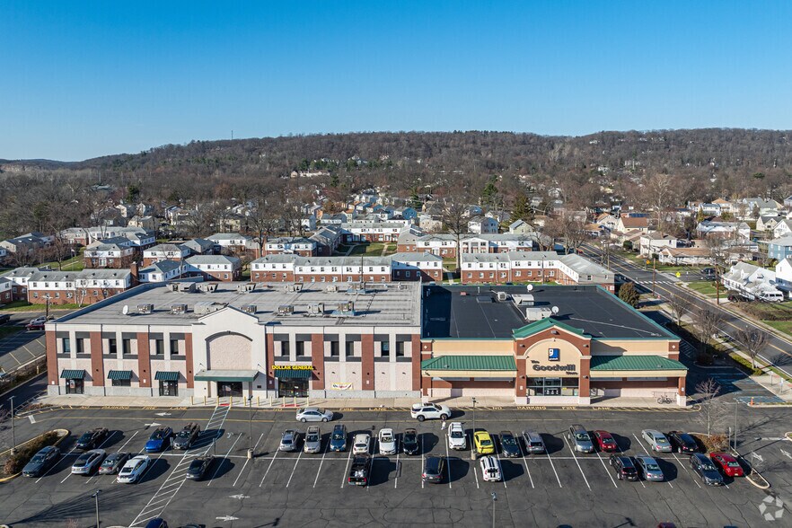 More Photos Of 509-513 W Union Ave, Bound Brook Freestanding For Lease