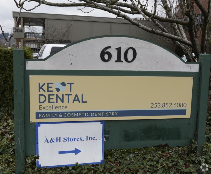 More Photos Of 610 W Meeker St, Kent Office For Sale