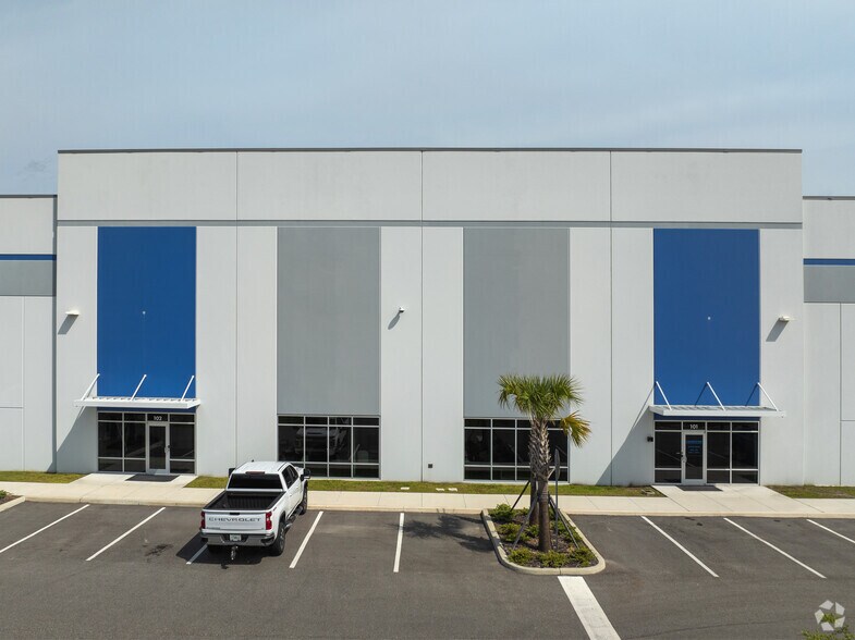 More Photos Of 2280 Lane Ave N, Jacksonville Unknown For Lease