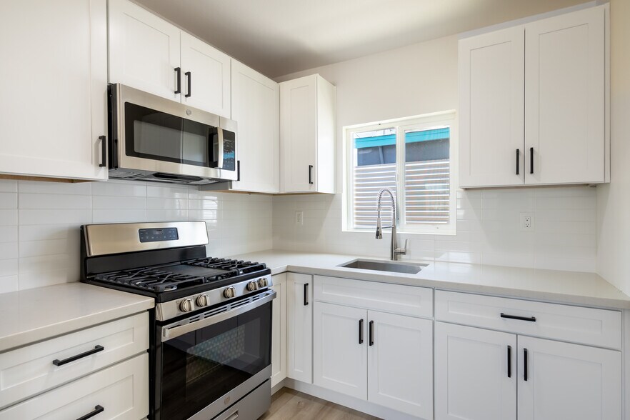 More Photos Of 6563 Oasis Ave, Twentynine Palms Apartments For Sale