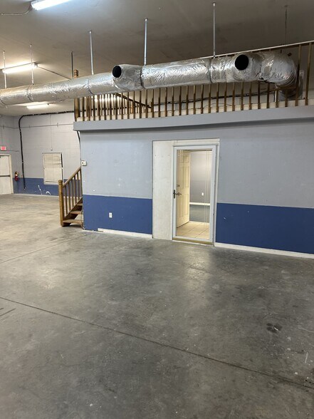 More Photos Of 3111 Skyway Cir, Melbourne Warehouse For Lease