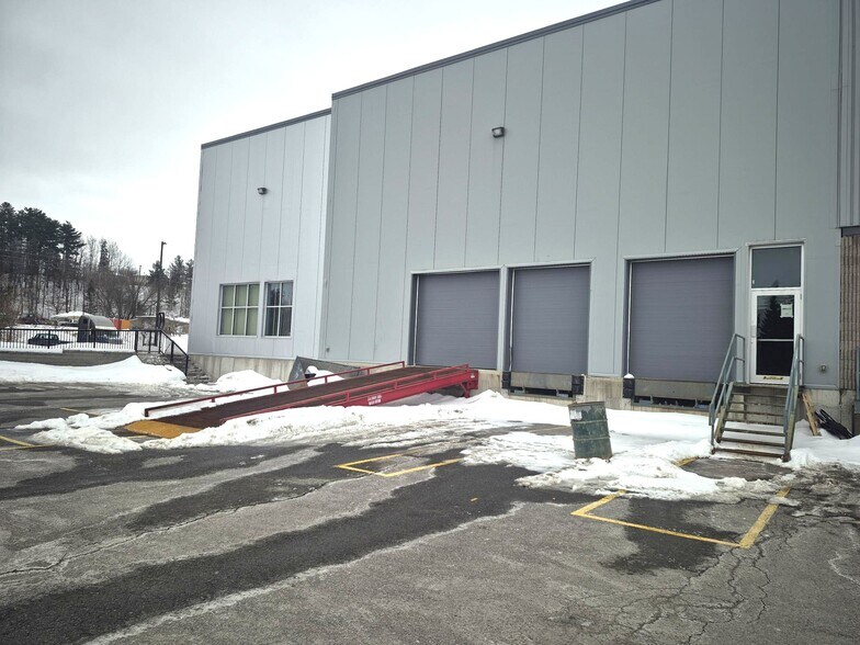 More Photos Of 1680 Vimont Ct, Ottawa Warehouse For Lease