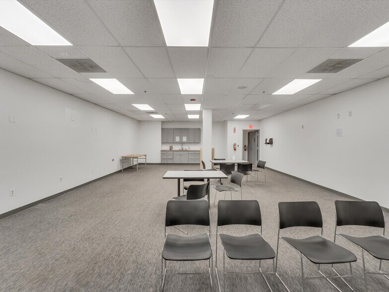 More Photos Of 3301 NW 107th Ave, Miami Research And Development For Lease