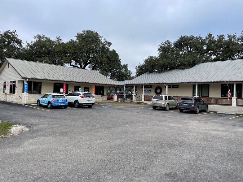 More Photos Of 1411 S Main St, Boerne Office For Sale