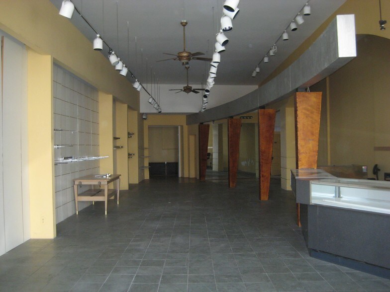 More Photos Of 2802-2808 Main St, Santa Monica Storefront Retail Office For Lease