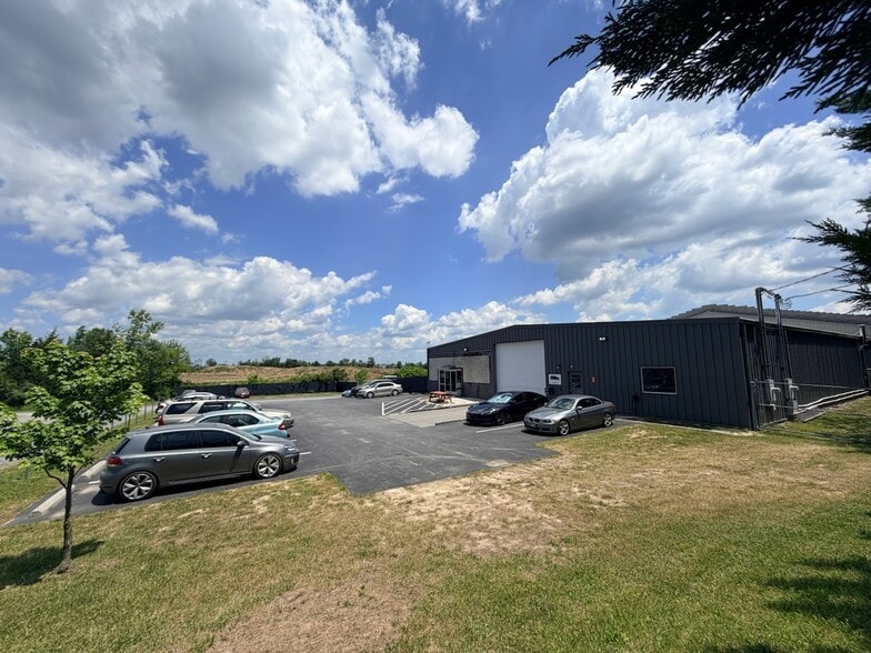 More Photos Of 186 Wincrest Dr, Winchester Warehouse For Sale