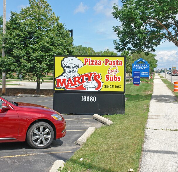 More Photos Of 16680 W Bluemound Rd, Brookfield Fast Food For Sale