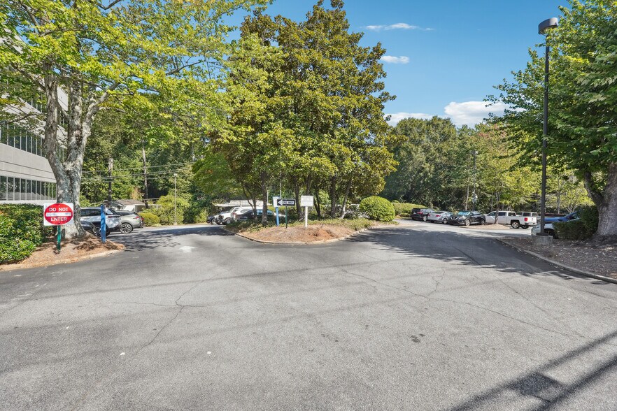 More Photos Of 3190 Northeast Expy, Chamblee Office For Lease