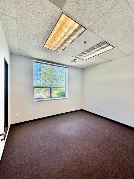 More Photos Of 333 Crown Point Cir, Grass Valley Office For Lease