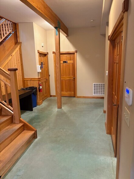 More Photos Of 338 NW 85th St, Seattle Office For Sale