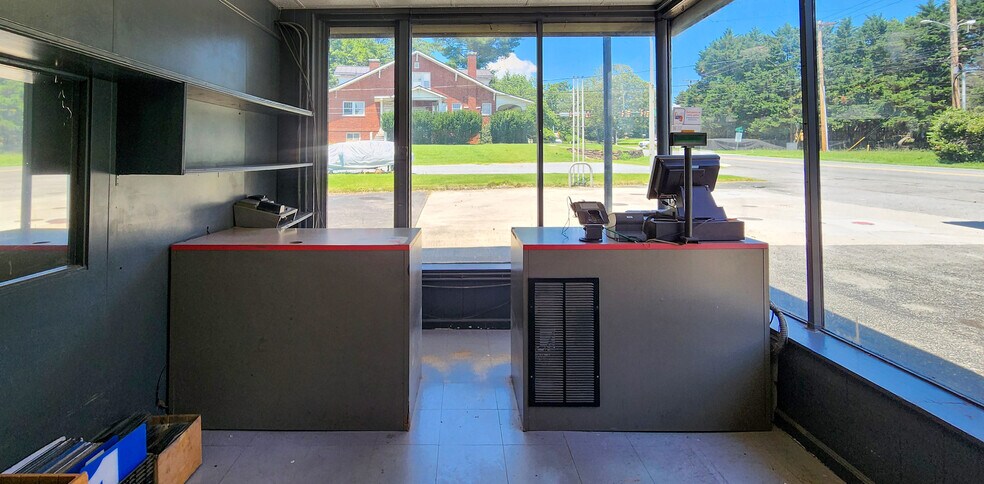 More Photos Of 4239 Boonsboro Rd, Lynchburg Service Station For Sale