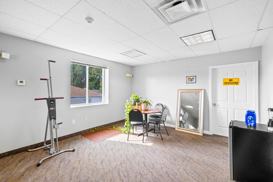 More Photos Of 984 Charles St, North Providence Office For Sale