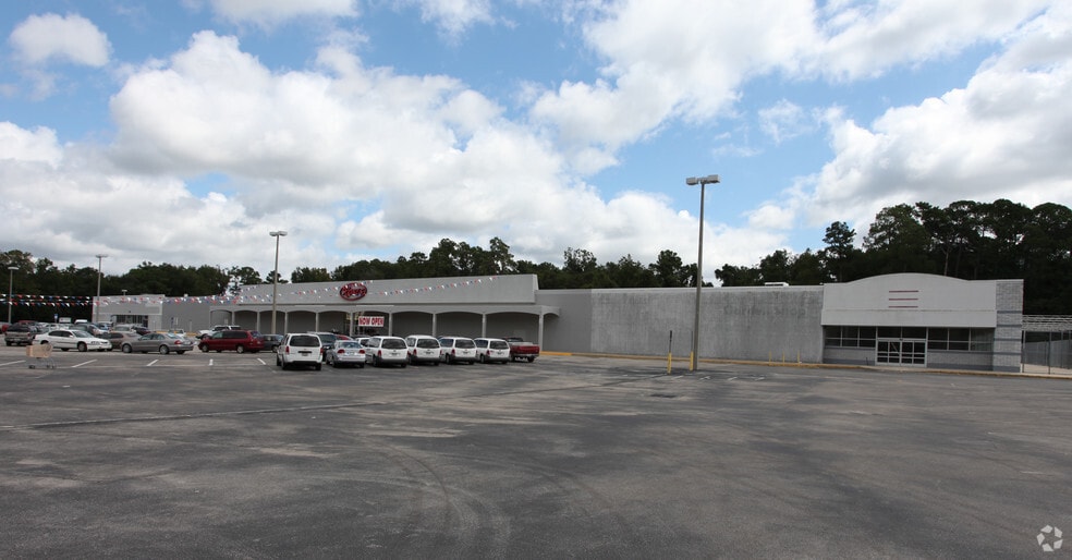 More Photos Of 9459 Lem Turner Rd, Jacksonville Unknown For Lease