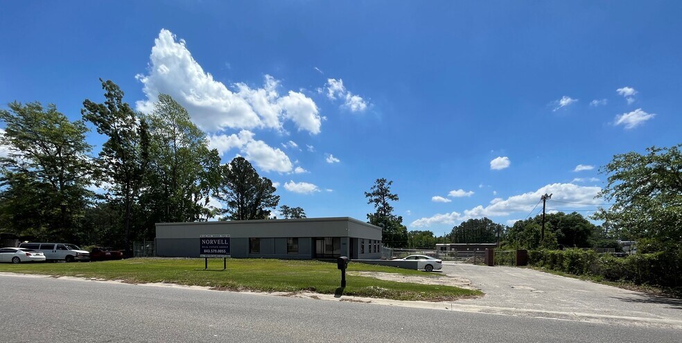 More Photos Of 3285 Associate Dr, North Charleston Light Distribution For Sale