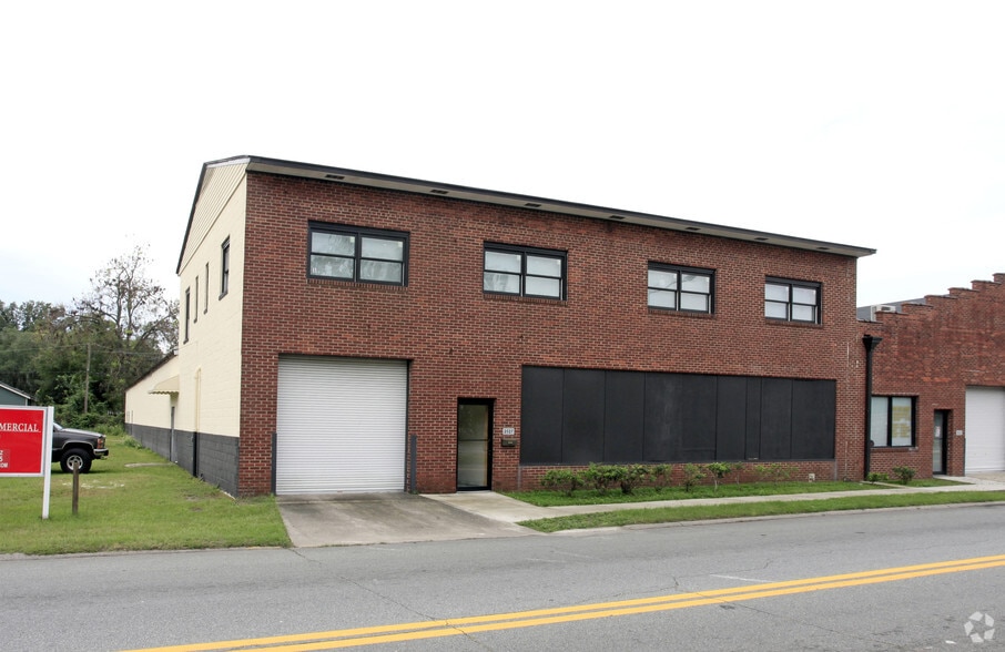Primary Photo Of 2027 E Gwinnett St, Savannah Showroom For Lease
