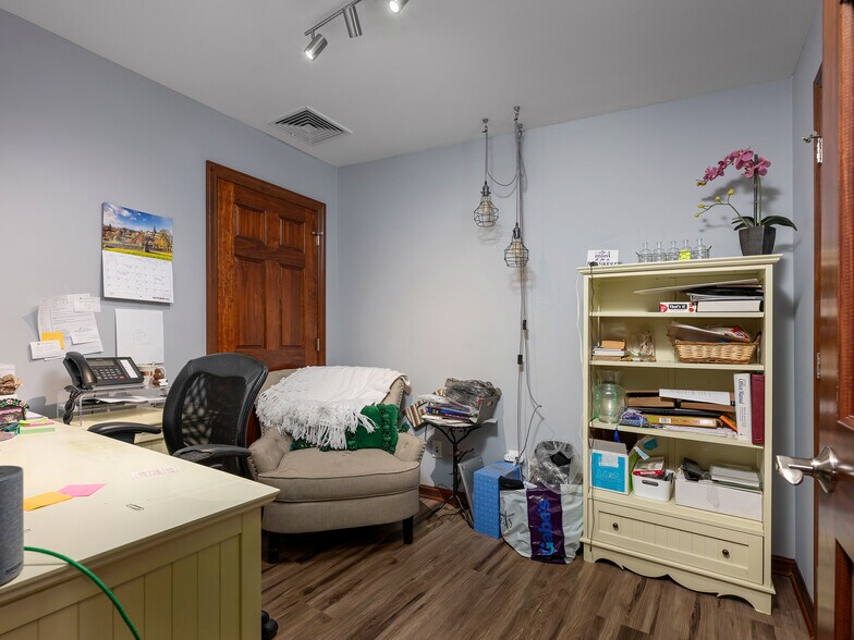 More Photos Of 105 6th Ave, Saint Albans Medical For Sale