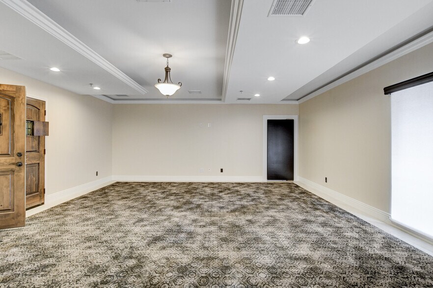 More Photos Of 3470 E Russell Rd, Las Vegas Office For Sale