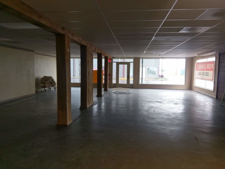 More Photos Of 108 Ross St, Molalla General Retail For Lease