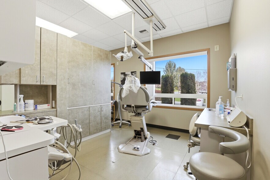 More Photos Of 3804 Kern Way, Yakima Office For Lease