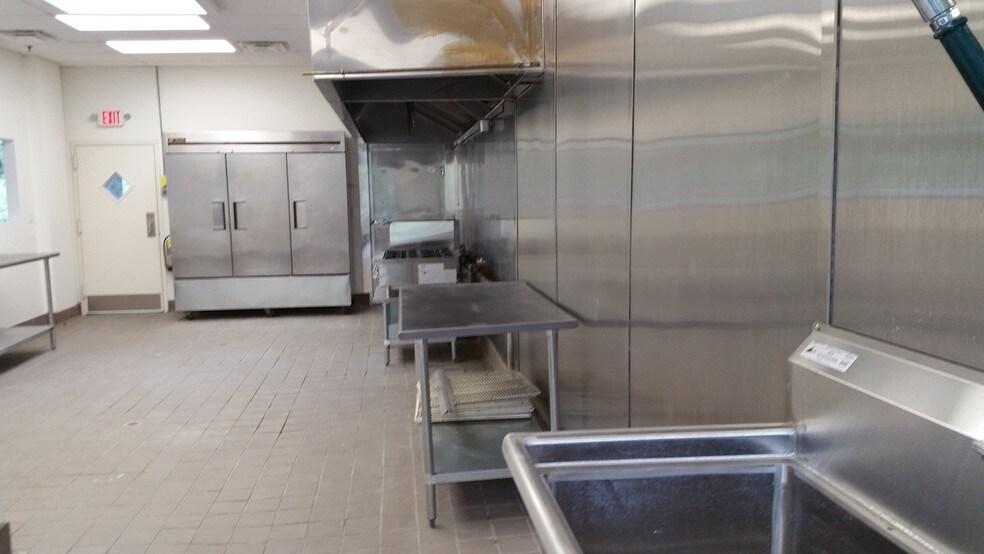 More Photos Of 89 Main St, Fort Lee Restaurant For Sale
