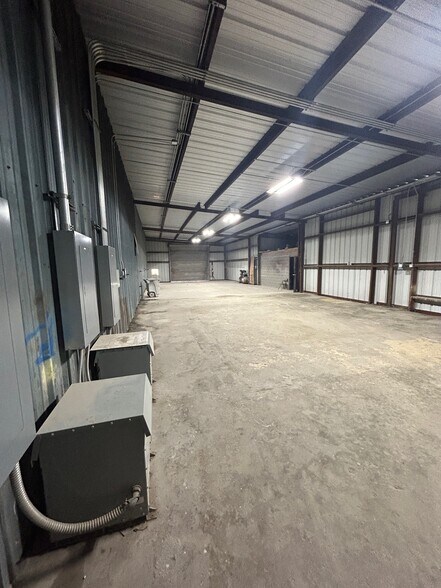 More Photos Of 1105 Old 69 hwy, Kountze Warehouse For Sale