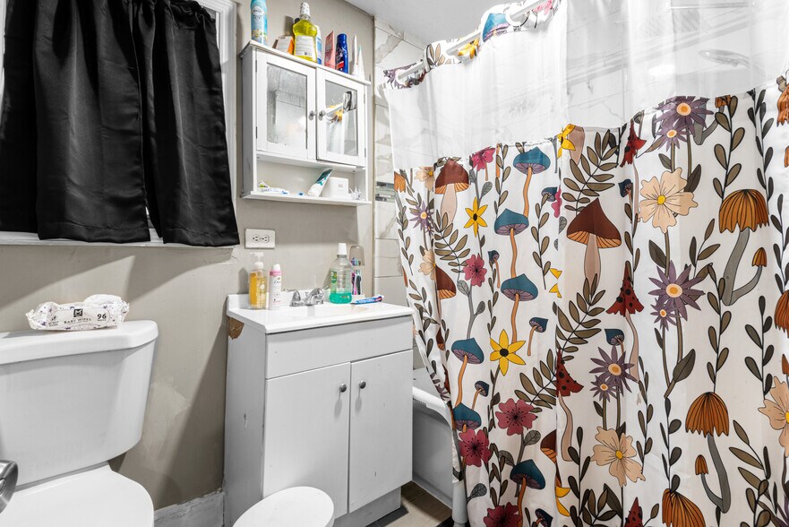 More Photos Of 121 Lembeck Ave, Jersey City Multifamily For Sale