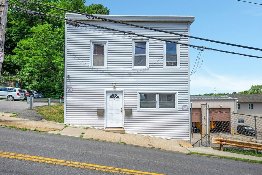 Primary Photo Of 5 Montague St, Yonkers Office For Lease