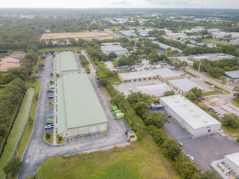 More Photos Of 4532 McAshton St, Sarasota Truck Terminal For Sale