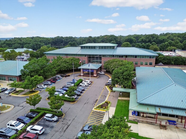 More Photos Of 8220 Meadowbridge Rd, Mechanicsville Medical For Lease