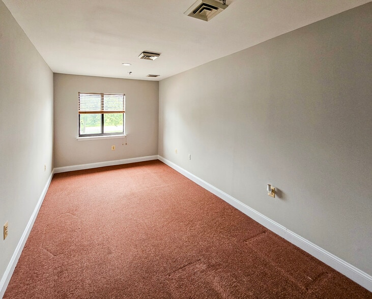 More Photos Of 6301 Foxley Rd, Upper Marlboro Light Manufacturing For Lease