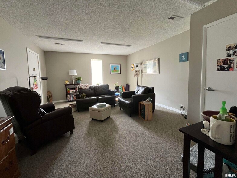 More Photos Of 3526 N California Ave, Peoria Office For Sale