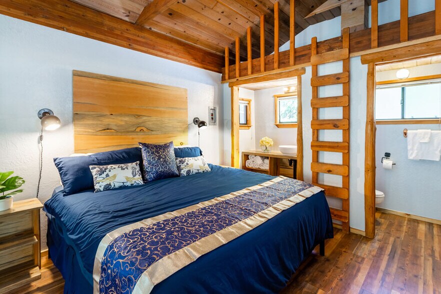 More Photos Of 500 Dodge Ridge Rd, Pinecrest Hotel For Sale