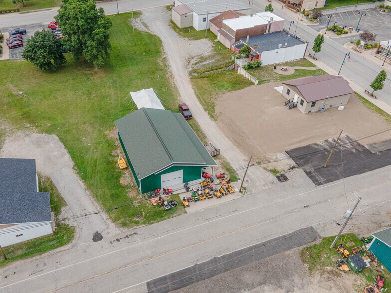 More Photos Of 300 S 2nd St, Lincoln General Retail For Sale