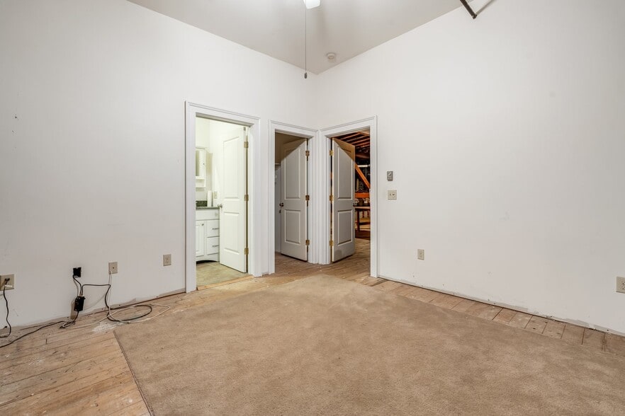 More Photos Of 192 Main St, Ellsworth Storefront For Sale