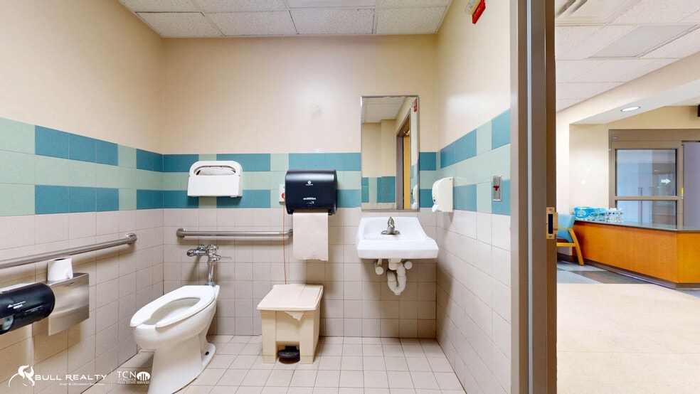 More Photos Of 1362 S Main St, Ellijay Hospital For Lease