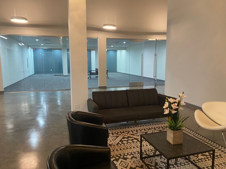 More Photos Of 1329 W Walnut Hill Ln, Irving Medical For Lease