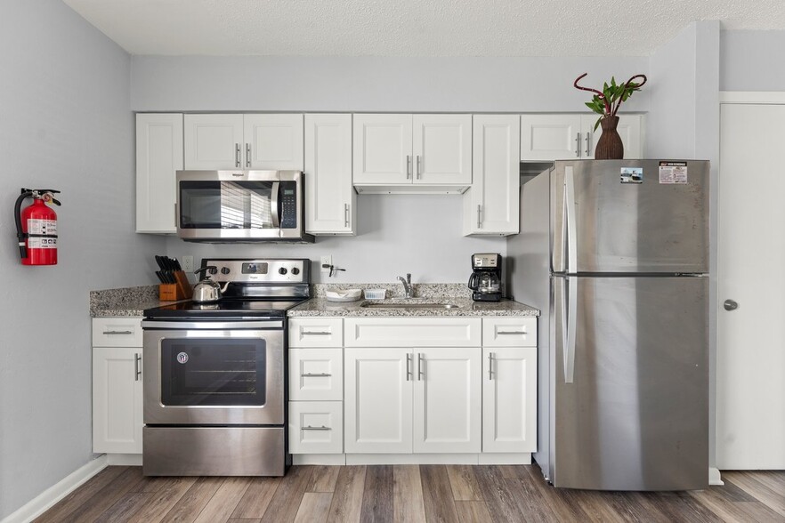 More Photos Of 1708 S Atlantic Ave, New Smyrna Beach Hotel For Sale