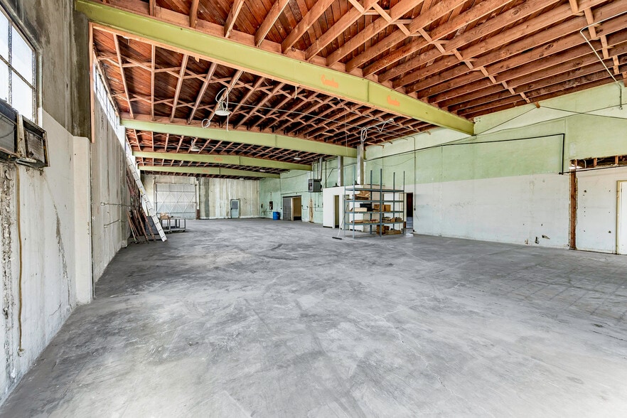 More Photos Of 1345 Cota Ave, Long Beach Warehouse For Lease