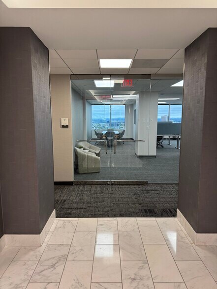 More Photos Of 100 Peachtree St NW, Atlanta Office For Lease