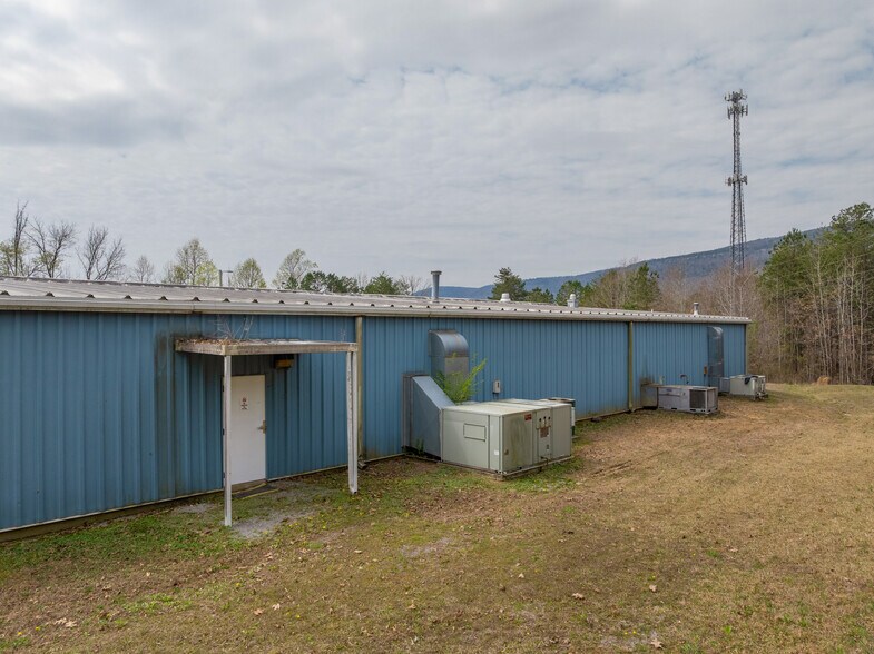 More Photos Of 205 Industrial Pike, Whitwell Manufacturing For Sale