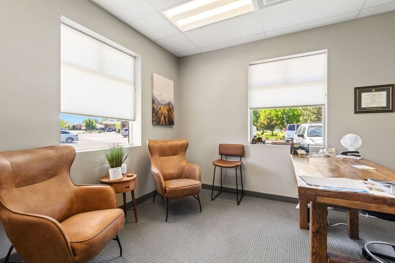 More Photos Of 236 River Vista Pl, Twin Falls Office For Lease
