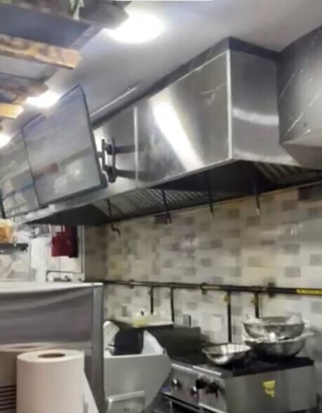 More Photos Of 141 E 57th St, New York Storefront Retail Residential For Lease