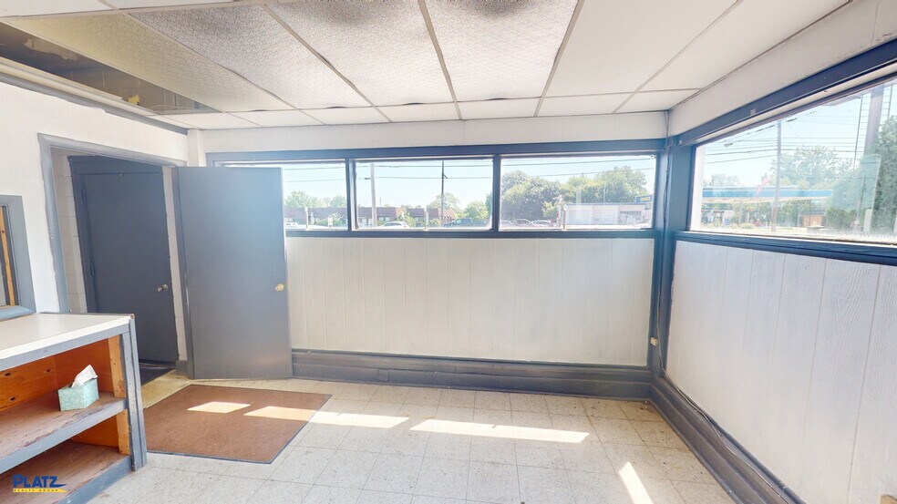 More Photos Of 5720 Market St, Youngstown Auto Repair For Sale