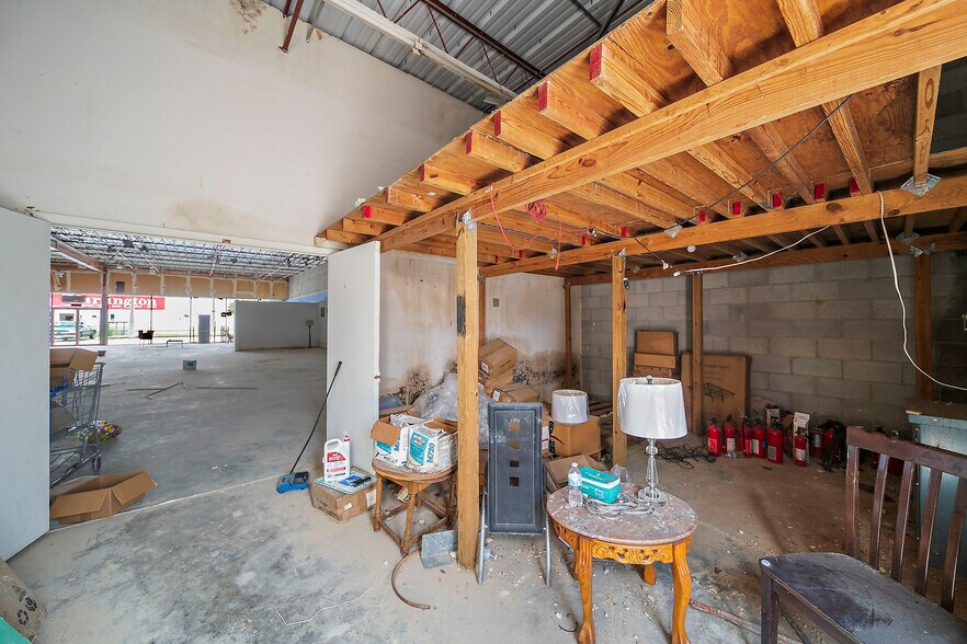 More Photos Of 10200 Almeda Genoa Rd, Houston Unknown For Lease