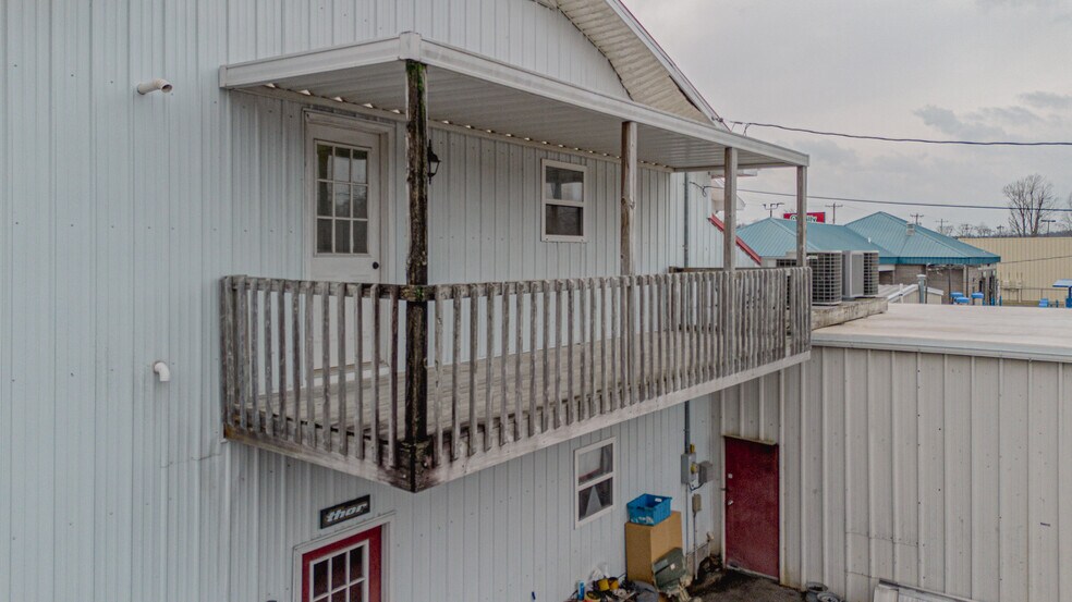 More Photos Of 1014 W Main St, Princeton Freestanding For Sale